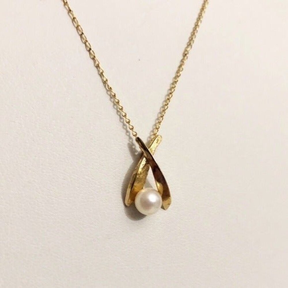 Dainty Pearl Wishbone Pendant Necklace Gold Tone NOC
